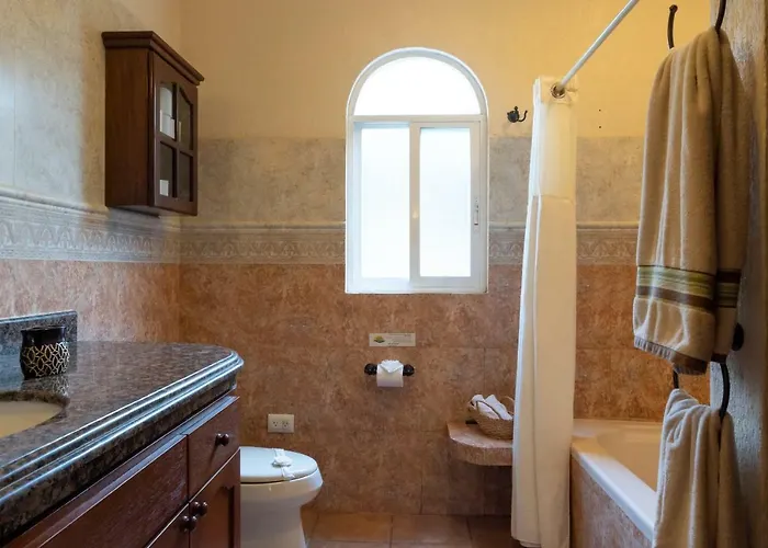 Casa Cascada - 3 Bdrm House For 6, Close To The Playa del Carmen